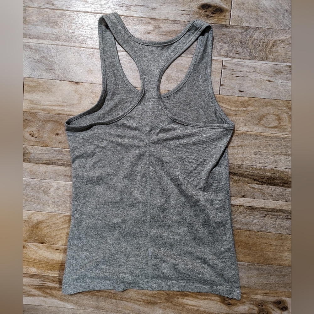 Nike Small Dri-Fit Racerback Rank - Picture 4 of 4